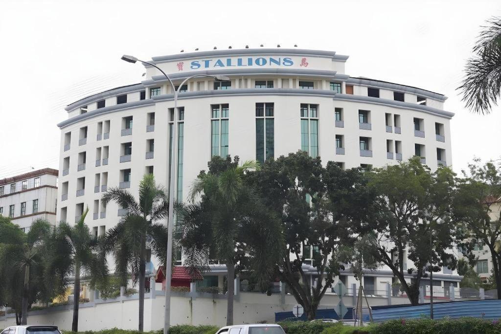 فندق أجنحة ستاليونز بينانج Jelutong المظهر الخارجي الصورة