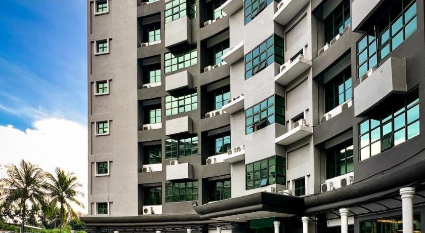 فندق أجنحة ستاليونز بينانج Jelutong المظهر الخارجي الصورة